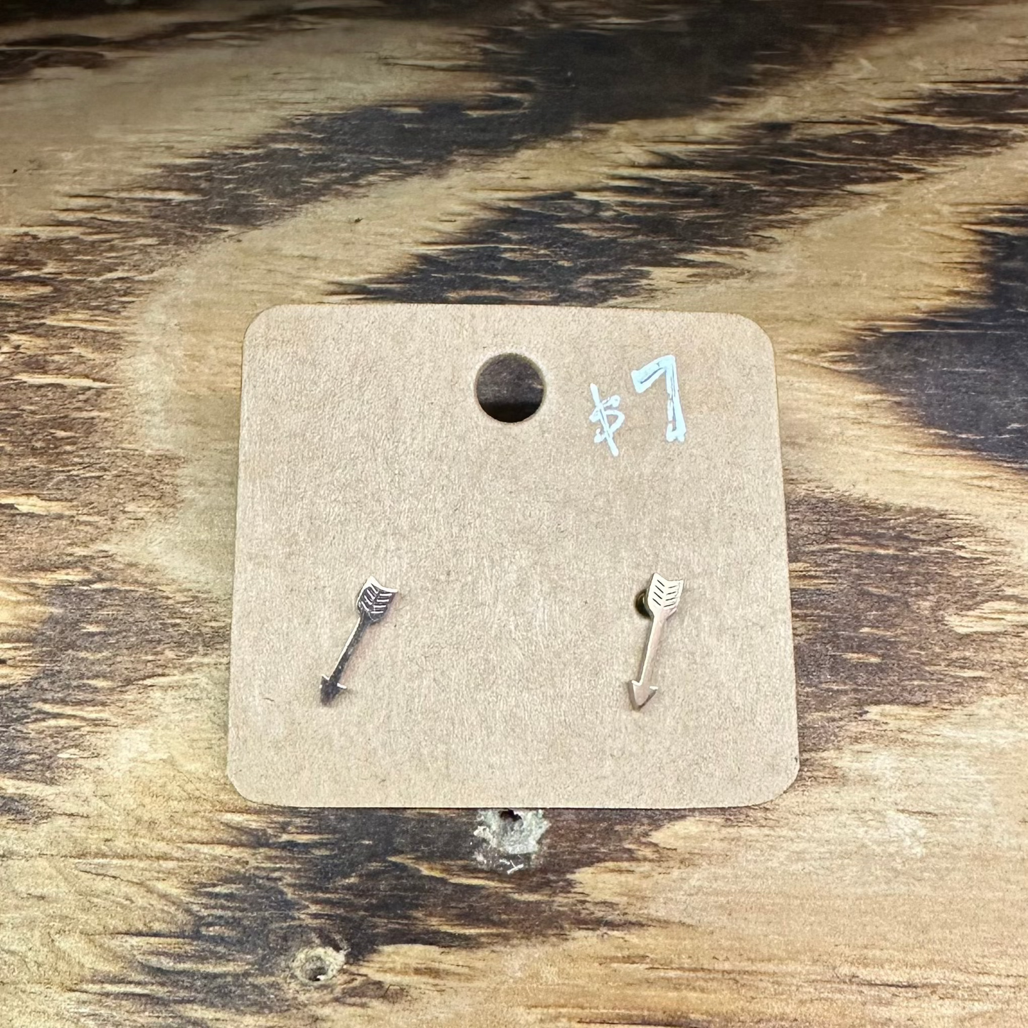 ARROW STUD EARRINGS