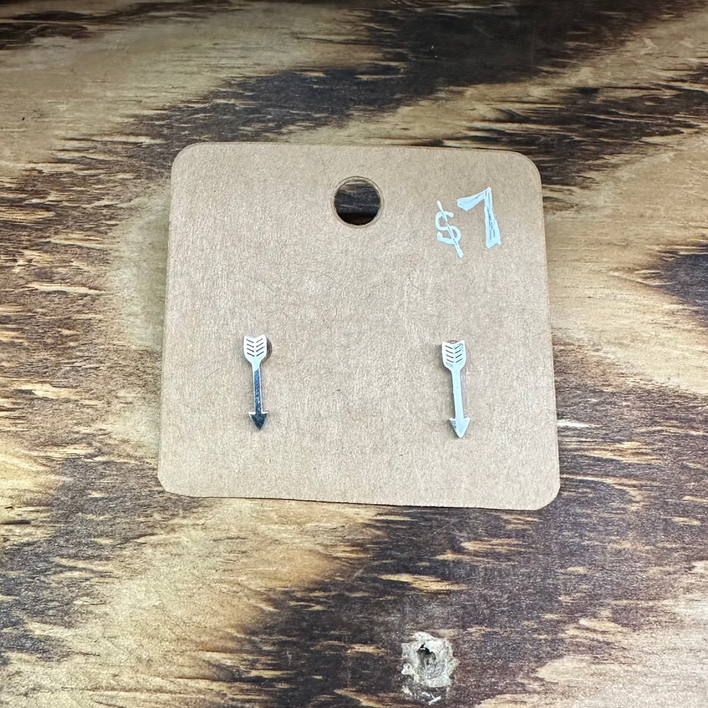 ARROW STUD EARRINGS